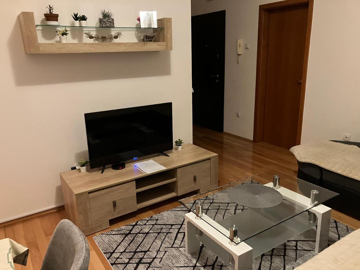 Stan Na Dan Centar Banja Luka Apartment Екстериор снимка